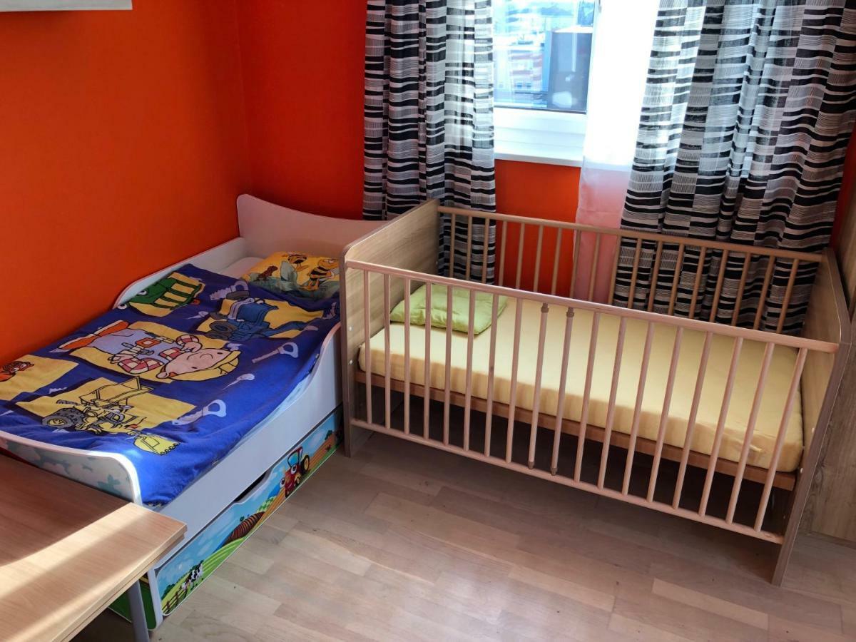 Kmheim, Cozy 103M2 Apartment, With 3 Bedroom And Covered Free Parking Place, Close To City Center Štýrský Hradec Exteriér fotografie