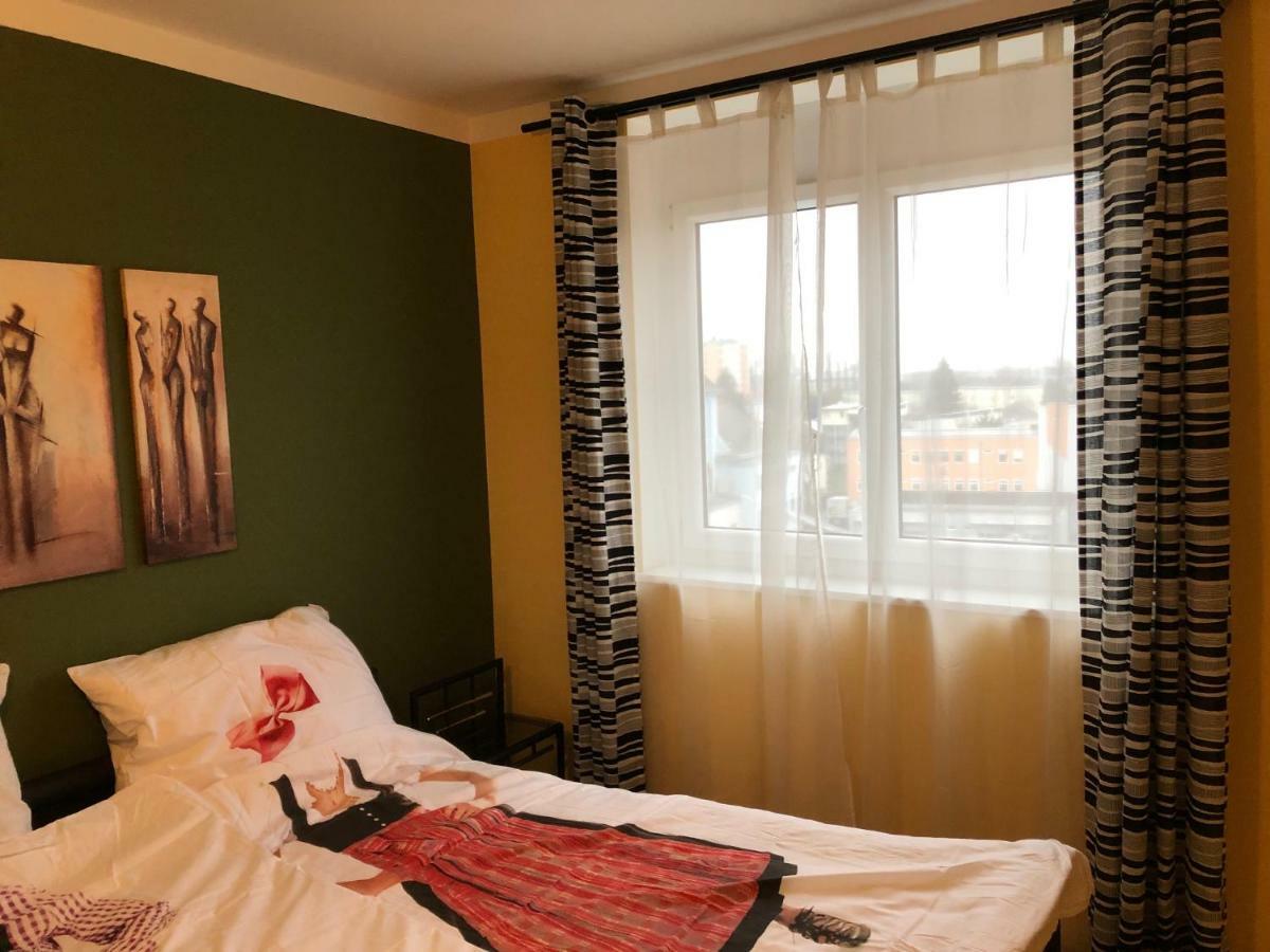 Kmheim, Cozy 103M2 Apartment, With 3 Bedroom And Covered Free Parking Place, Close To City Center Štýrský Hradec Exteriér fotografie