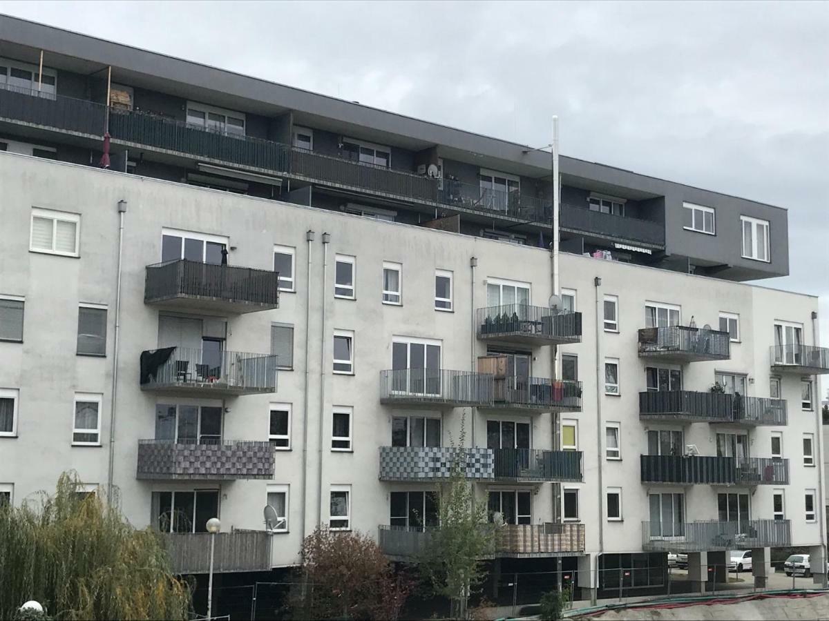 Kmheim, Cozy 103M2 Apartment, With 3 Bedroom And Covered Free Parking Place, Close To City Center Štýrský Hradec Exteriér fotografie